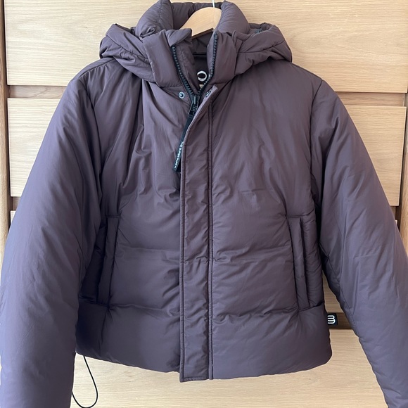 Aritzia Jackets & Blazers - Super one shorty puff Aritzia jacket size xsmall